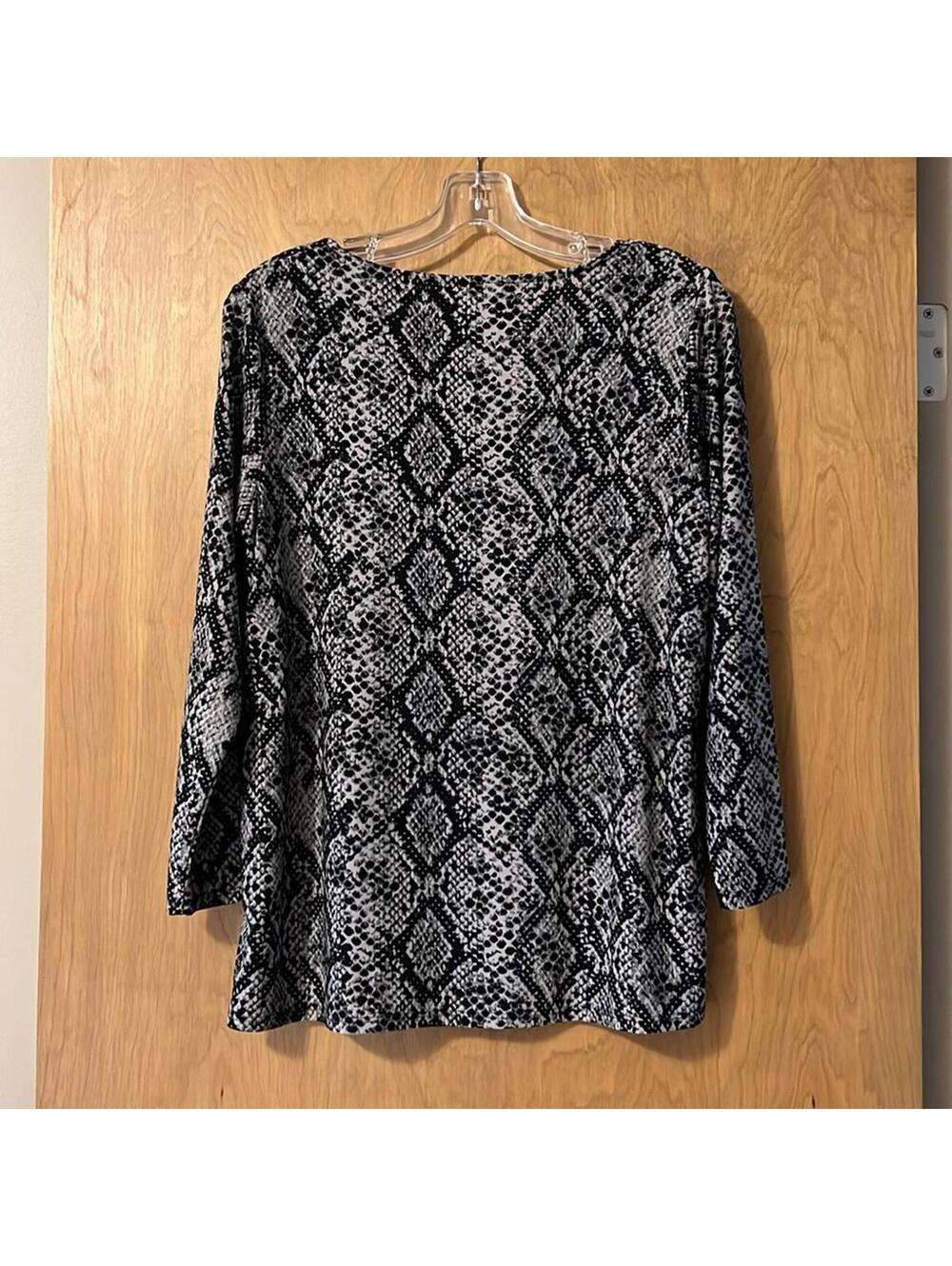 Anne Klein Black Gray Blouse Women's Medium Decorative Side Buttons Career Top - Picture 2 of 9